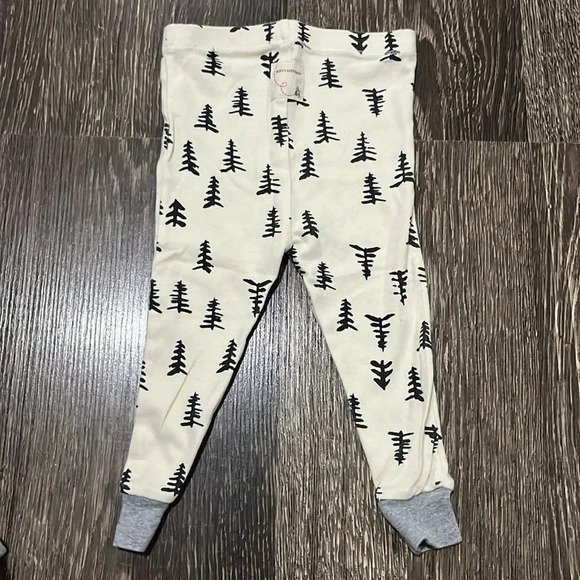 Burt’s Bees baby pajamas 12 months - Picture 5 of 5